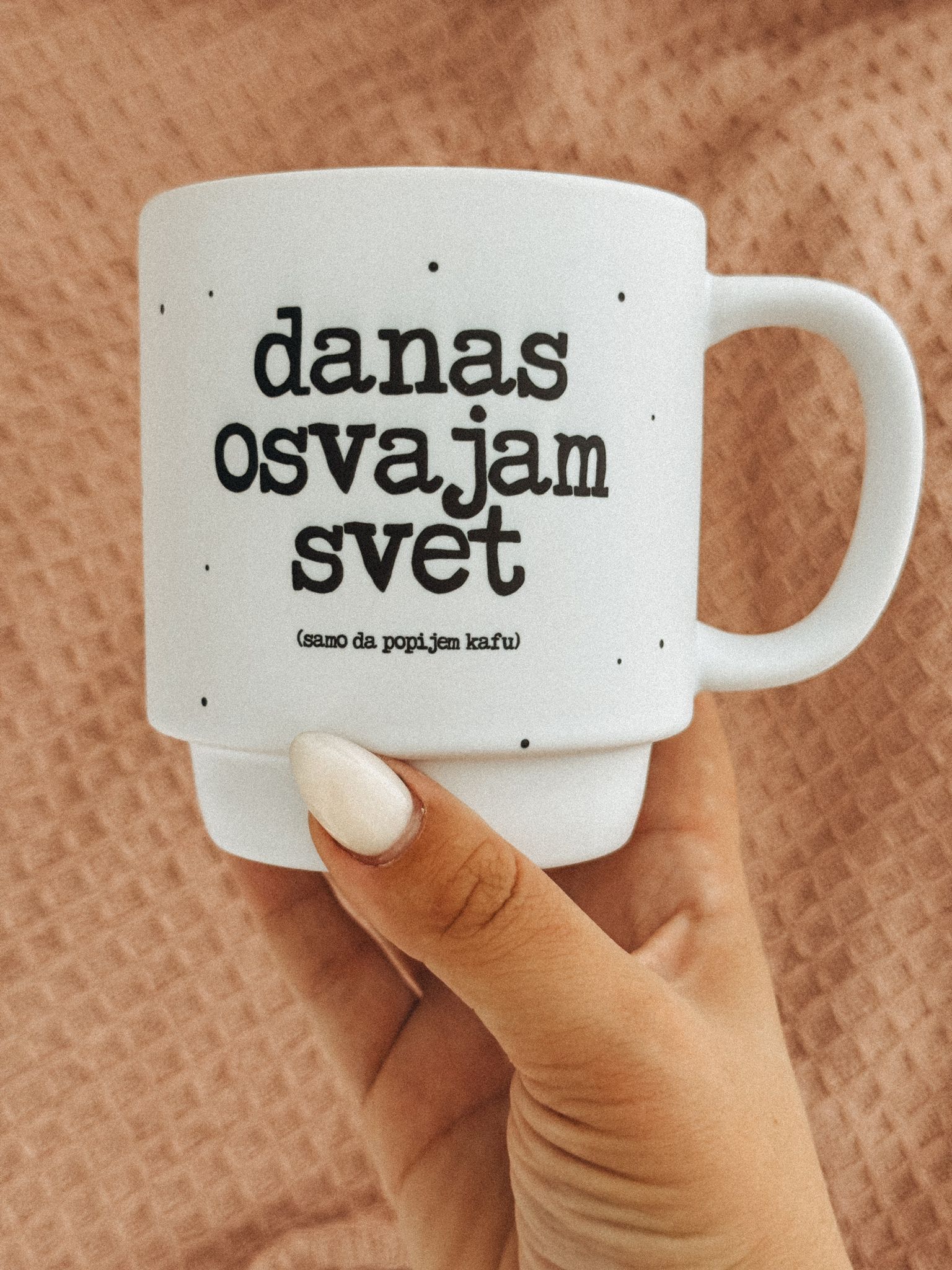 Šolja sa plutom i poklopcem #Osvajam svet Šolja sa plutom i poklopcem #Osvajam svet